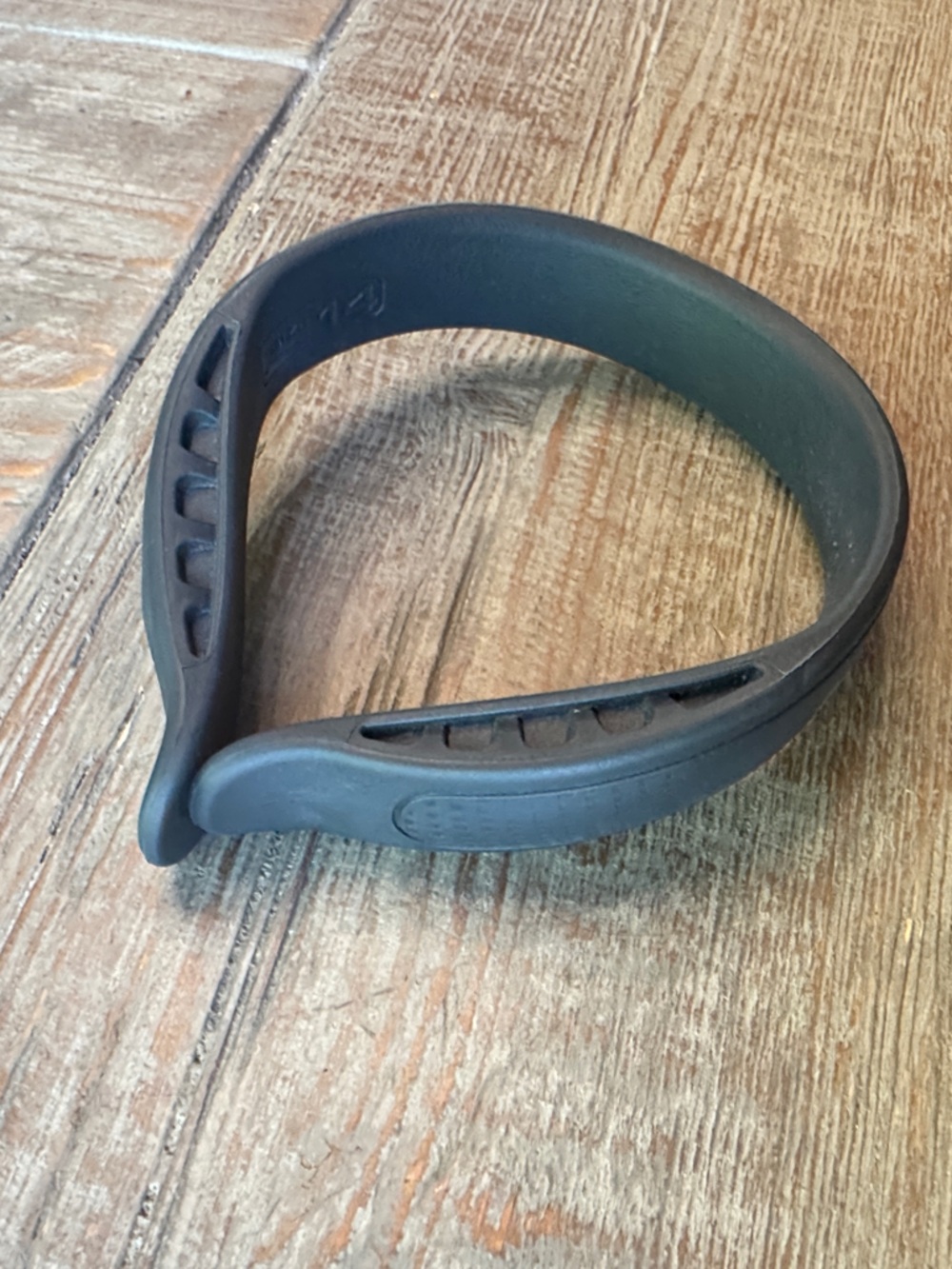 NWOT - QCollar Q30 - Black, 14”